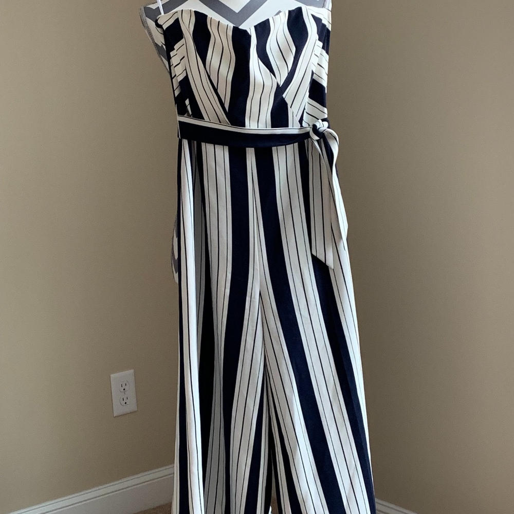 EUC Size 8 H&M Strapless Capri Jumper